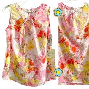 Caffe Marrakesh cotton clip-dot pintuck tank, spring flowers